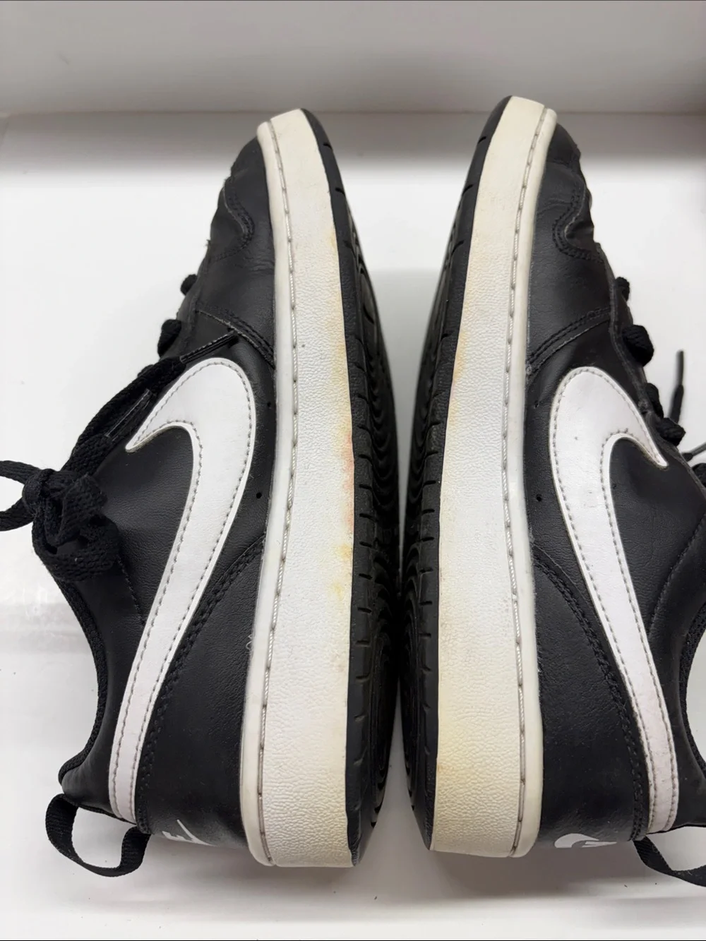 Used Nike Low-Top Sneakers Kids Size 6